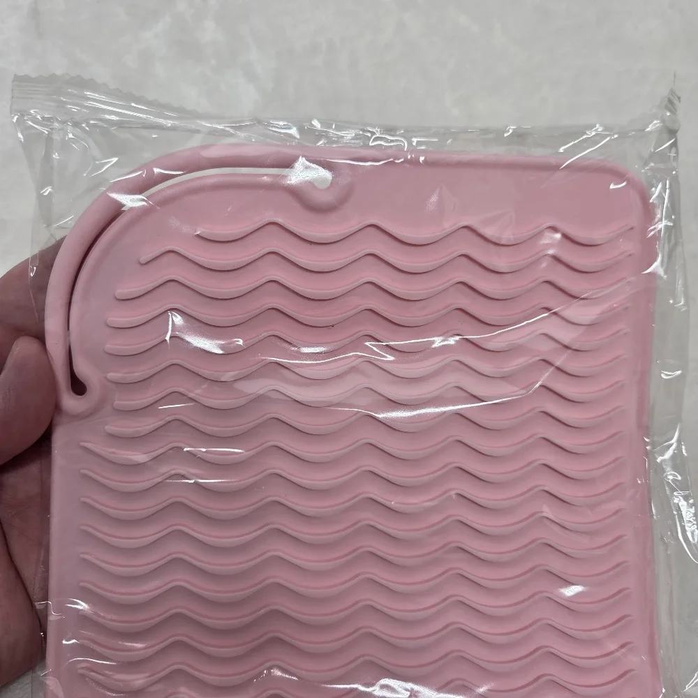 Bondi Boost Pink Silicone Heat Resistant Mat for Hair Tools – NIB
